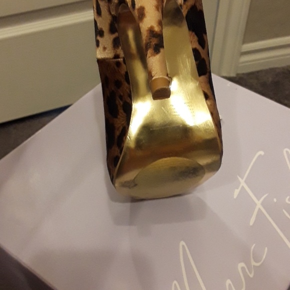 Heels - Picture 4 of 4